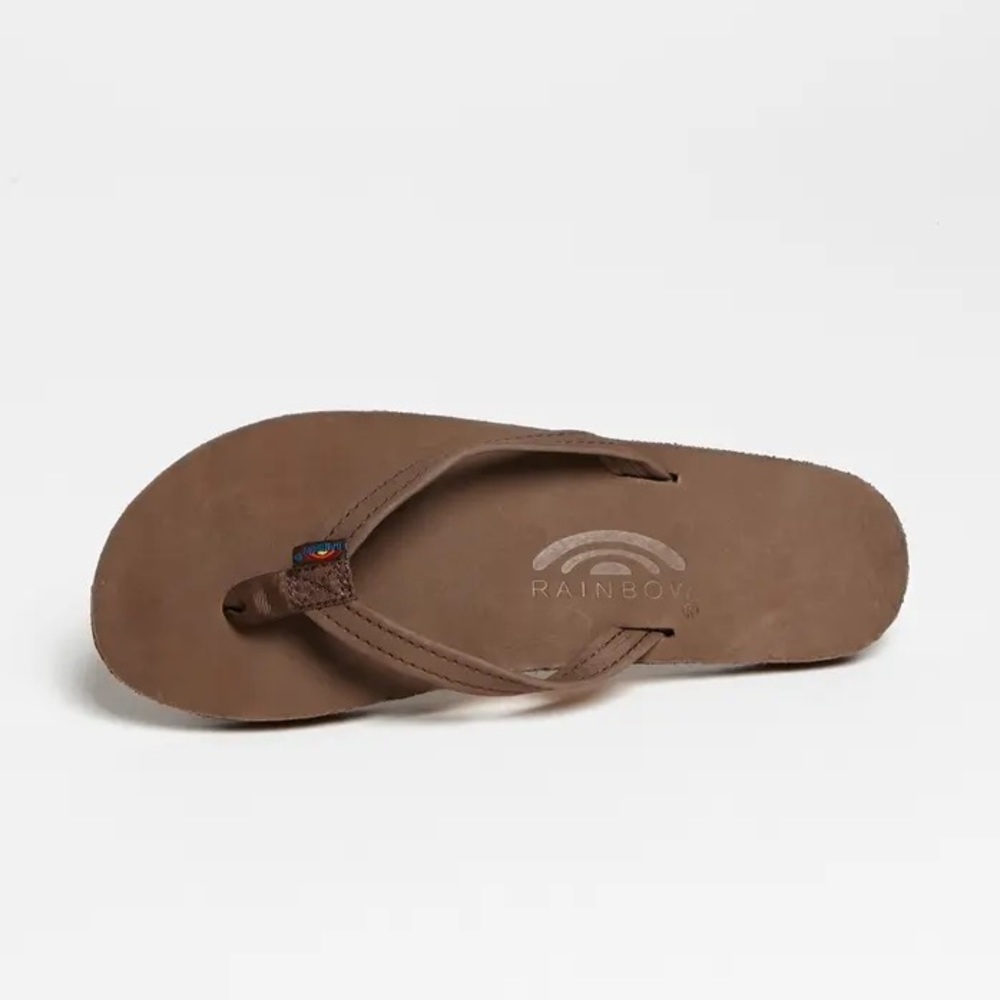 NWOT Rainbow Narrow Strap Sandal